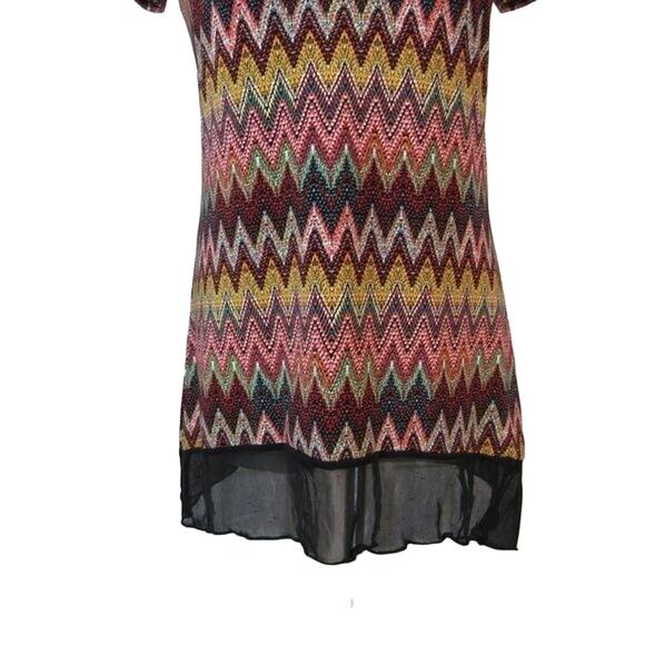 Suzie in the City Tunic Blouse Scoop Neck Short Sleeves Chevron Motif Size Small - Picture 7 of 7